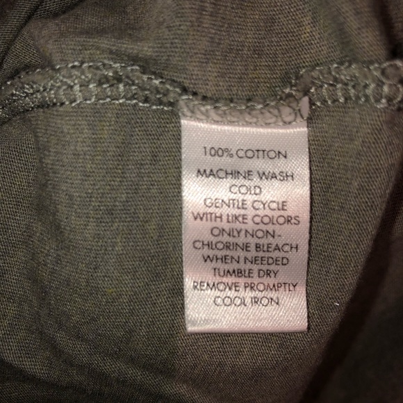 👔2 for $30👕 Calvin Klein moss green T-shirt - Picture 6 of 6